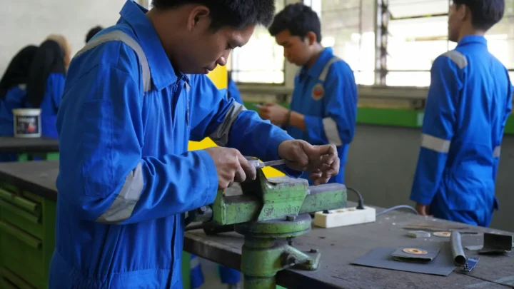 Hiring Skilled Workers from the Philippines Here’s How to Do It Legally & Efficiently