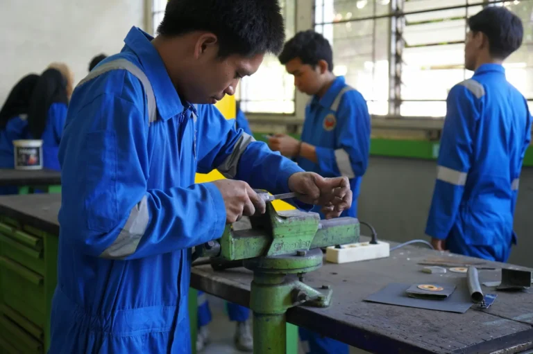 Hiring Skilled Workers from the Philippines Here’s How to Do It Legally & Efficiently